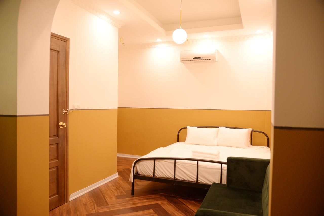Chloe & Leo Boutique Homestay Ханой Екстер'єр фото